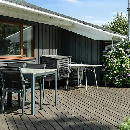 Open Spaces And Cozy Corners In Ristinge Feriehus Nordenbro Vesteregn