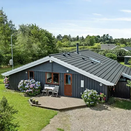 Open Spaces And Cozy Corners In Ristinge Semesterbostad Nordenbro Vesteregn