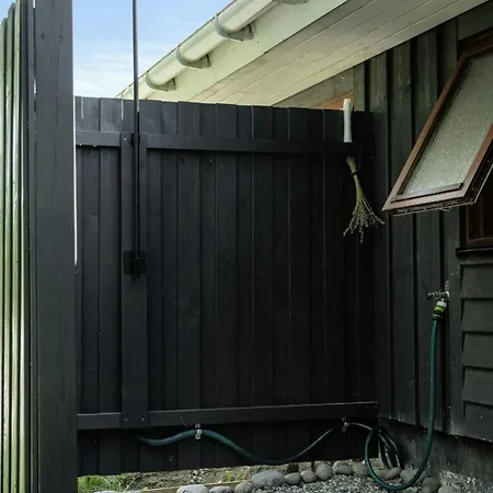 Open Spaces And Cozy Corners In Ristinge *