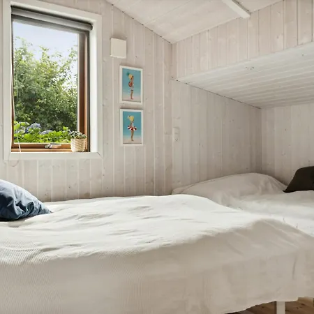 Open Spaces And Cozy Corners In Ristinge Semesterbostad *