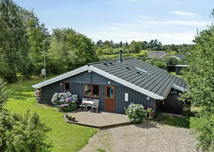 Open Spaces And Cozy Corners In Ristinge Casa de Férias Nordenbro Vesteregn